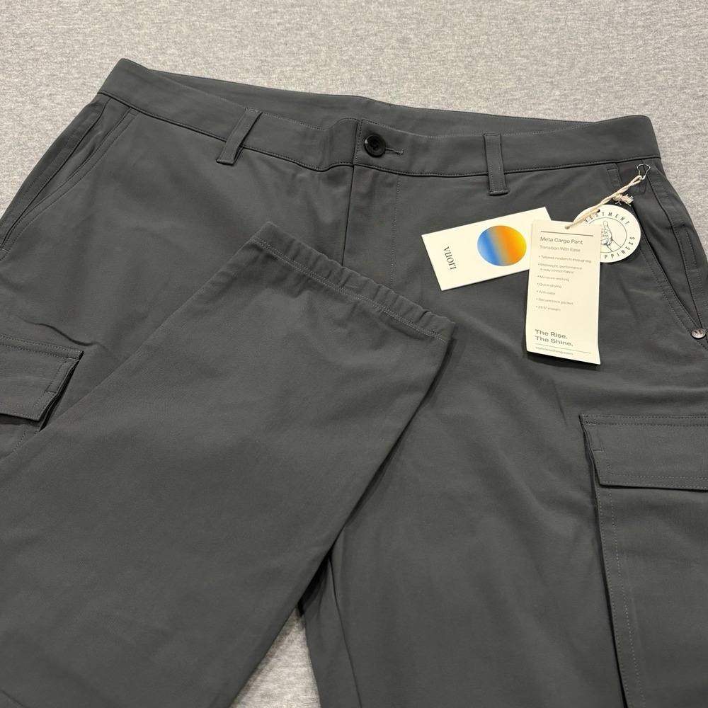 New Vuori Meta Cargo Pants Mens 34 (Fits 36x30) Gray Athleisure Trousers Stretch